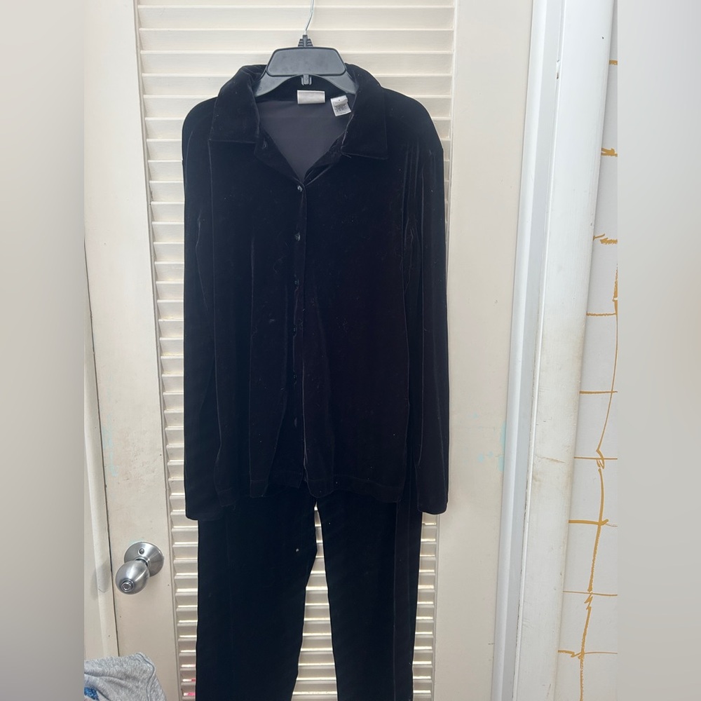 Villager Liz Claiborne pajama set